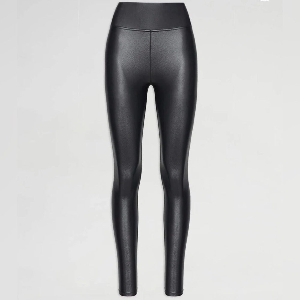 Carbon38 Black Legging in Takara Shine size small